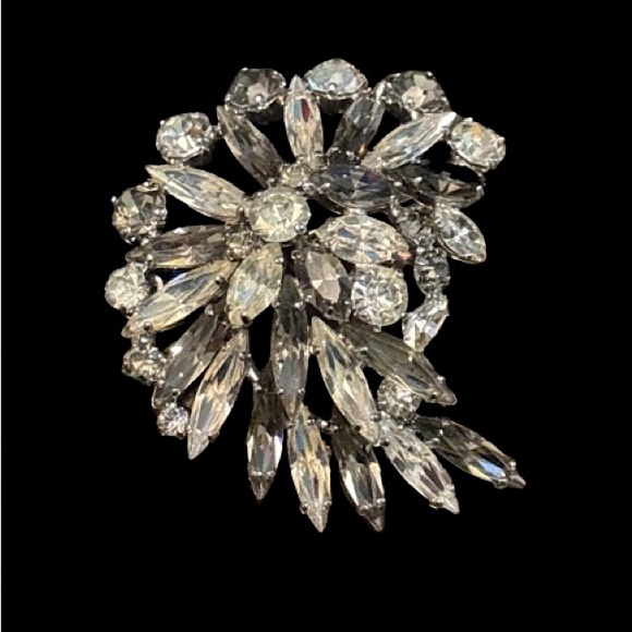 Vintage Crystal Brooch - Picture 4 of 9